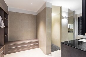 Theatre Residence