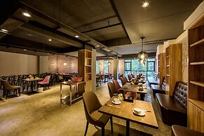 Ancient Street No.5 Youth Chic Hotel