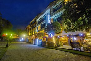 Ancient Street No.5 Youth Chic Hotel