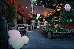 Ancient Street No.5 Youth Chic Hotel