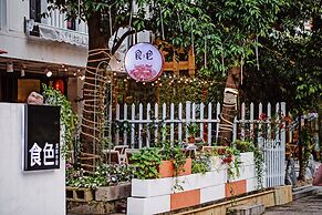 Ancient Street No.5 Youth Chic Hotel