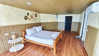 Paree Hut Resort Koh Sichang