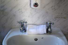 Carrington Guest House B&B