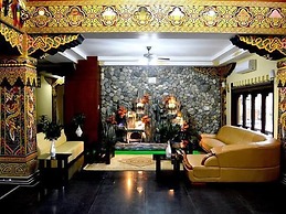 Tashi Namgay Grand
