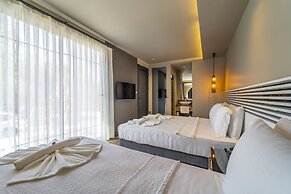 S3 Seahorse Beach Club & Hotel