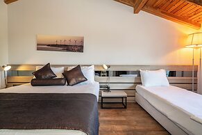 S3 Seahorse Beach Club & Hotel