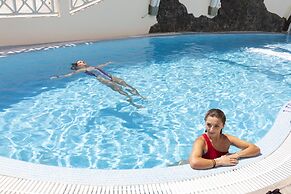 Erato Apartments