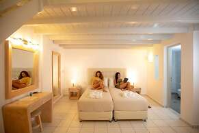 Erato Apartments