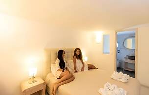 Erato Apartments