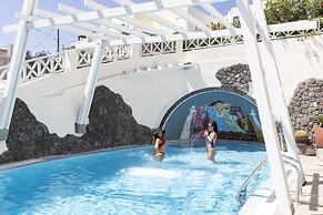 Erato Apartments
