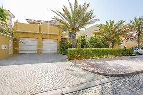 Kennedy Towers - Frond M Villa