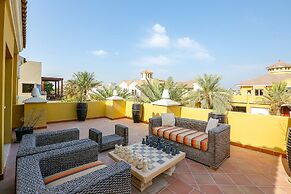 Kennedy Towers - Frond M Villa