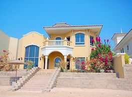 Kennedy Towers - Frond M Villa