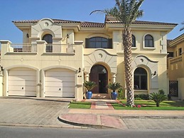 Kennedy Towers - Frond E Villa