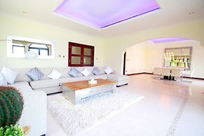 Kennedy Towers - Frond E Villa