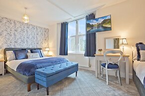 Broadlands Guest House