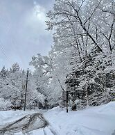 Bears Den Mountain Lodge
