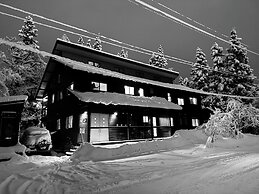 Bears Den Mountain Lodge