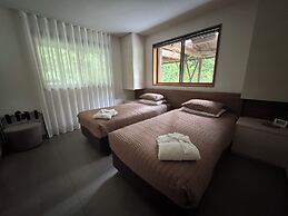 Bears Den Mountain Lodge