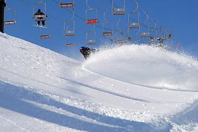 Bears Den Mountain Lodge