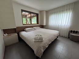 Bears Den Mountain Lodge