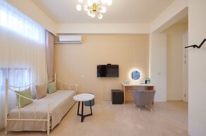 Avenue B&B