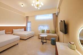 Avenue B&B