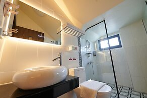 Avenue B&B