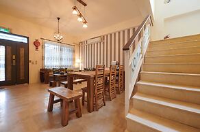 Avenue B&B
