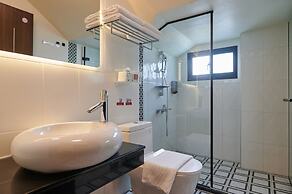 Avenue B&B