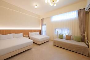 Avenue B&B
