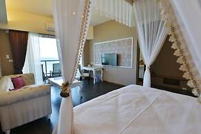White Spray B&B