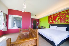 White Spray B&B