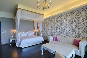 White Spray B&B