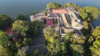Centauria Lake Resort