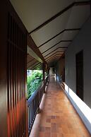 Baan La Poon Hotel