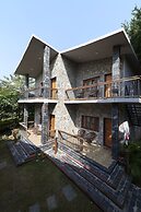 Aacorn Hideaway Resort & Spa