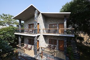 Aacorn Hideaway Resort & Spa