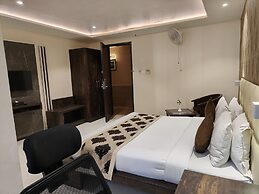 Pinnacle by Click Hotels, Lucknow