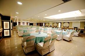 Pinnacle by Click Hotels, Lucknow