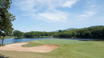 Kirimaya Golf Resort Spa