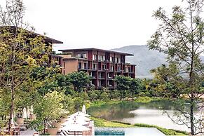 atta Lakeside Resort Suite