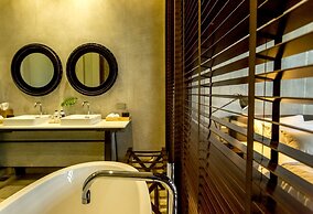 atta Lakeside Resort Suite