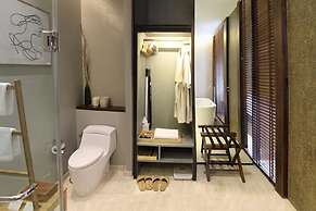 atta Lakeside Resort Suite