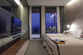 atta Lakeside Resort Suite