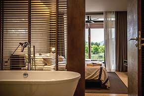 atta Lakeside Resort Suite