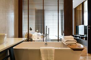 atta Lakeside Resort Suite