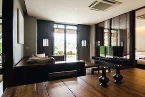 atta Lakeside Resort Suite