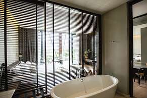 atta Lakeside Resort Suite