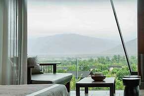 atta Lakeside Resort Suite